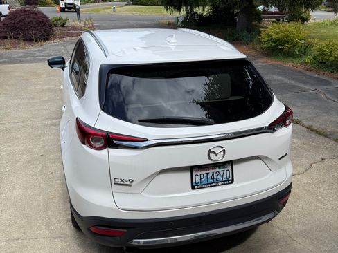 Used 2023 MAZDA CX-9 Signature AWD/4WD image 2