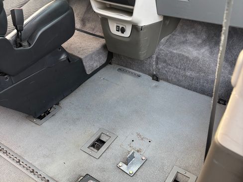 Used 2013 Toyota Sienna SE image 16