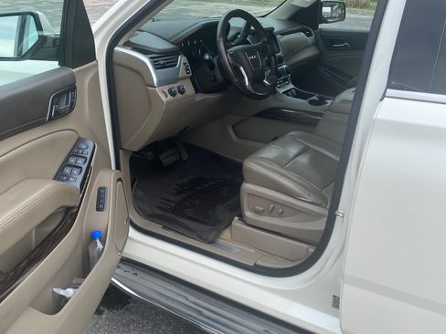 Used 2015 GMC Yukon XL SLT w/ Open Road Package AWD/4WD image 24