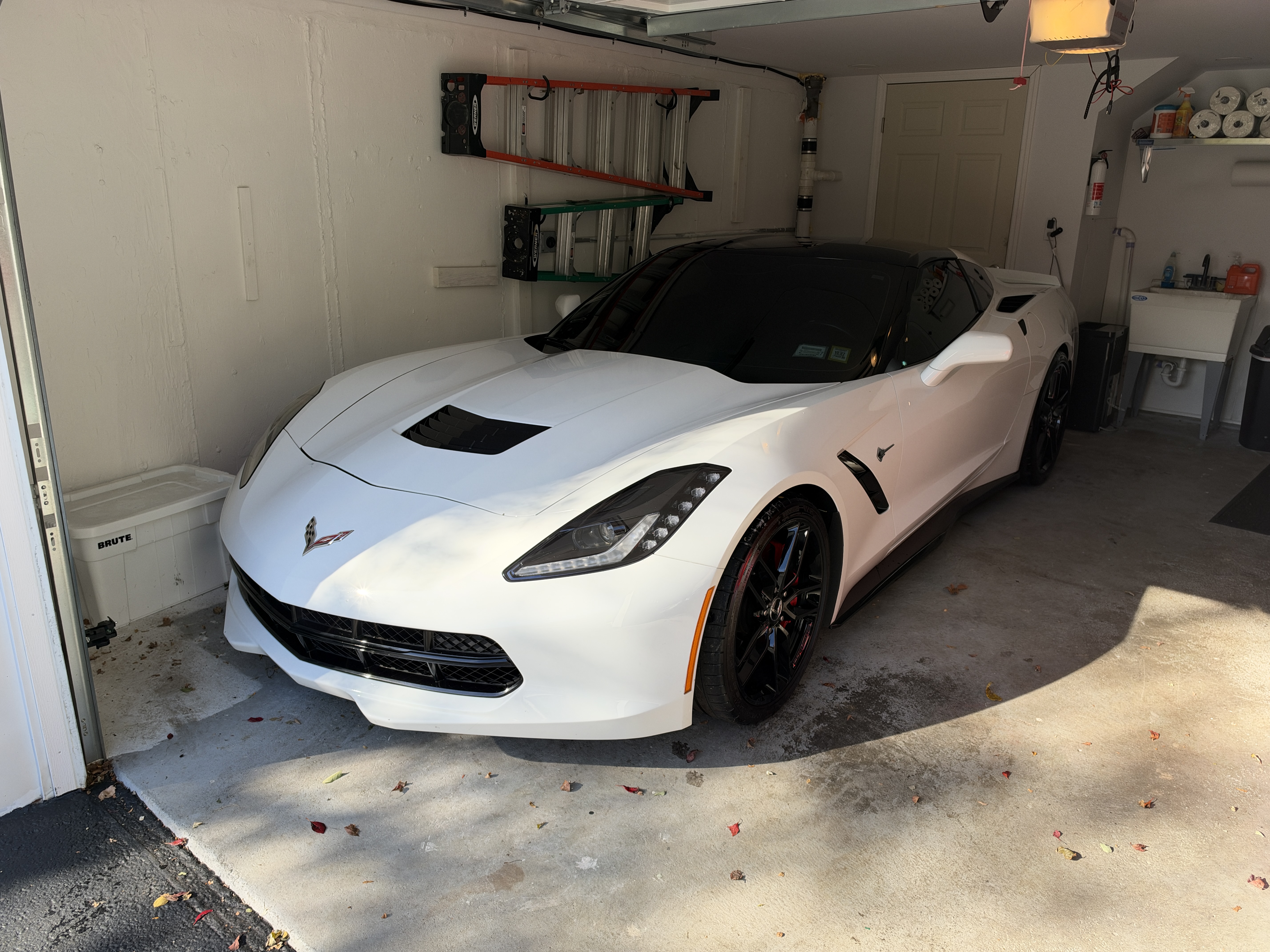 Used 2015 Chevrolet Corvette Stingray Coupe w/ 2LT Preferred Equipment Group RWD image 5
