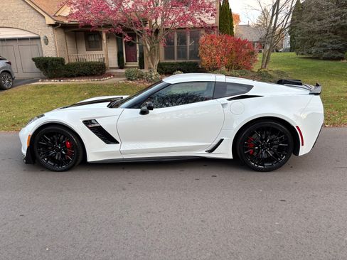 Used 2019 Chevrolet Corvette Z06 image 4
