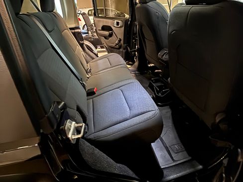 Used 2021 Jeep Wrangler Unlimited Sport image 8