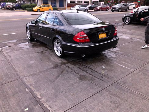 Used 2006 Mercedes-Benz E 350 Sedan image 5