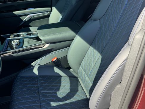 Used 2025 Cadillac Escalade IQ Sport 1 image 4