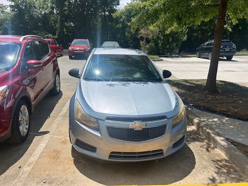 Used 2011 Chevrolet Cruze Eco image 9