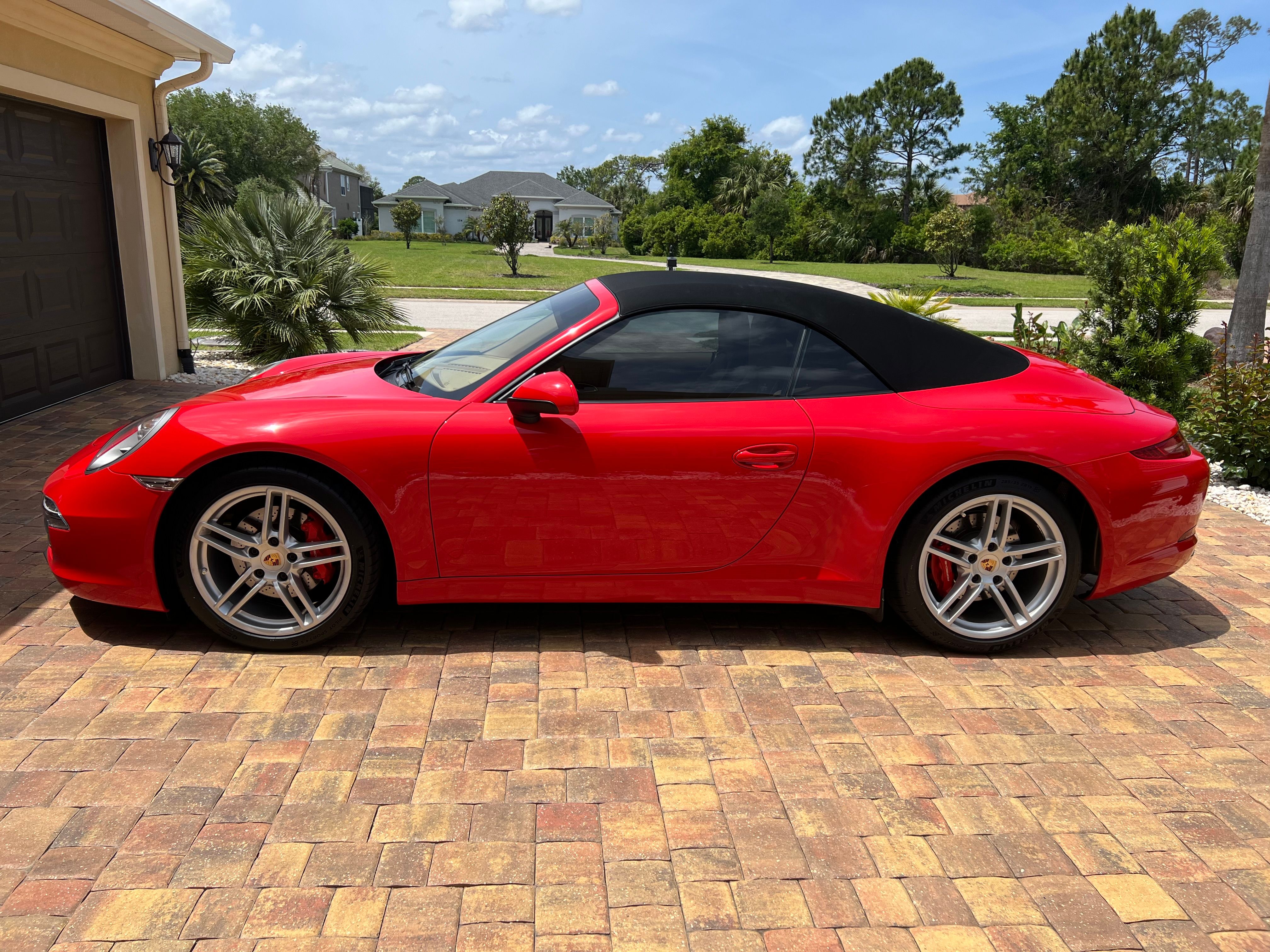 Used 2013 Porsche 911 Carrera RWD image 1