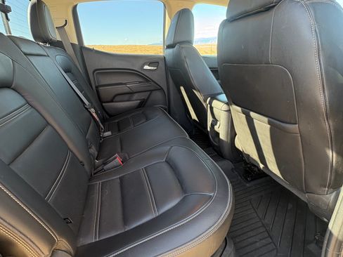 Used 2017 GMC Canyon Denali image 6