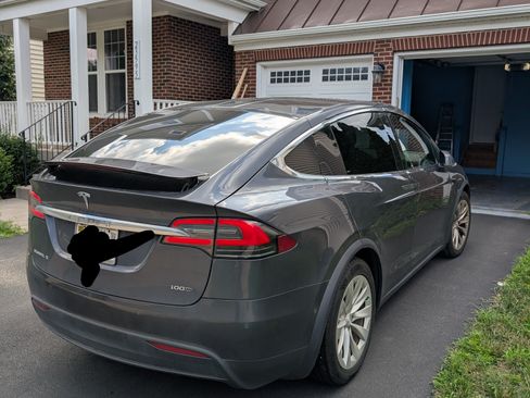 Used 2018 Tesla Model X 100D image 5