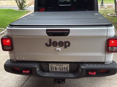 Used 2023 Jeep Gladiator Rubicon w/ Trailer Tow Package image 5