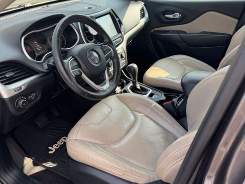 Used 2016 Jeep Cherokee Limited FWD image 8