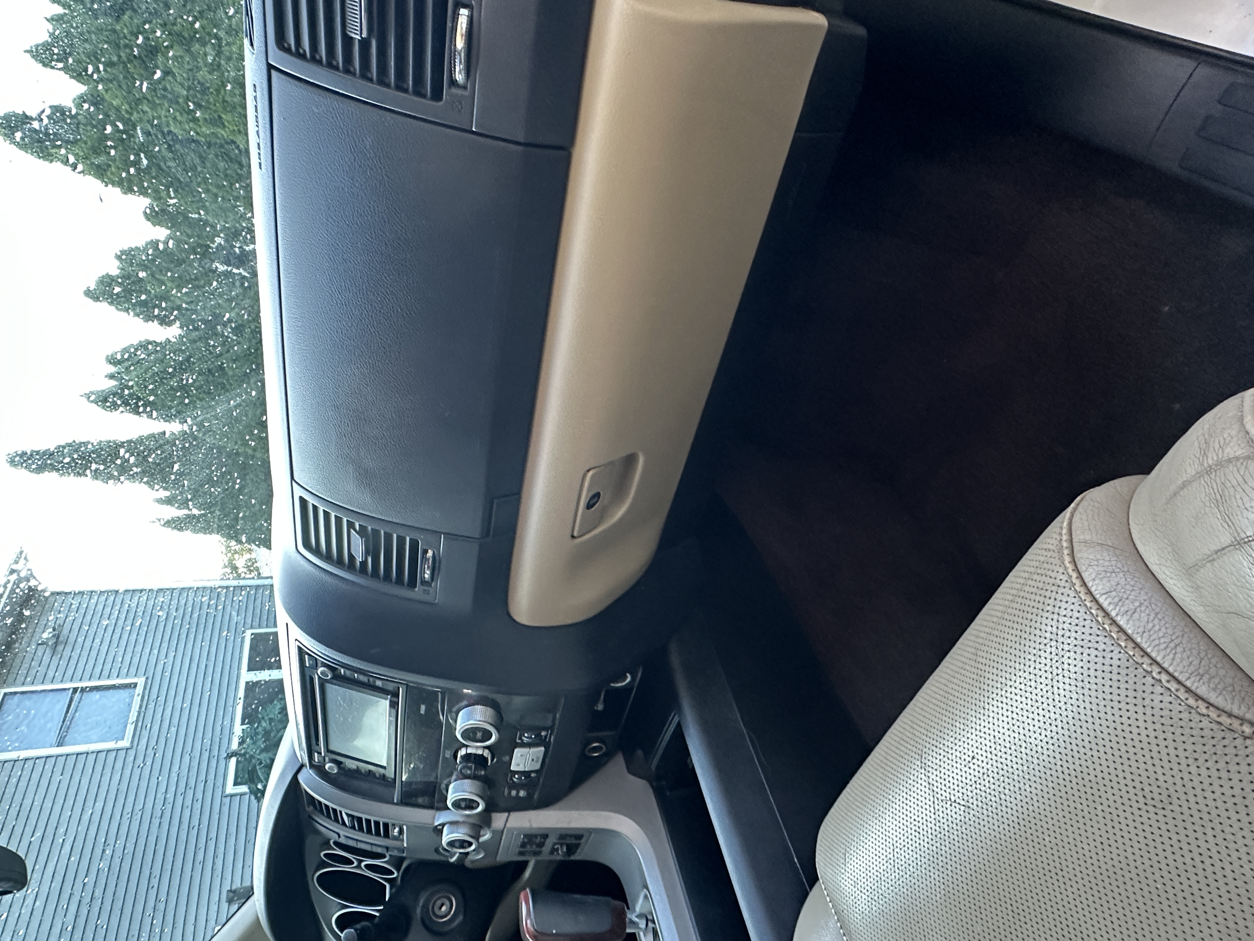 Used 2014 Toyota Sequoia Platinum AWD/4WD image 17