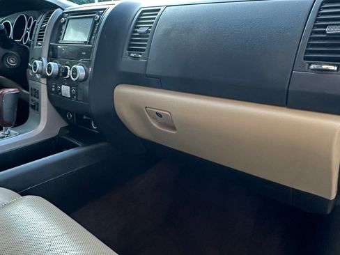 Used 2014 Toyota Sequoia Platinum AWD/4WD image 17