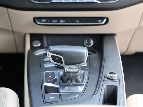 Used 2017 Audi A4 2.0T Premium Plus w/ Premium Plus Package AWD/4WD image 18