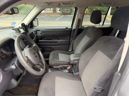 Used 2017 Jeep Patriot Sport w/ Power Value Group image 8