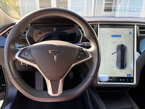 Used 2014 Tesla Model S image 17