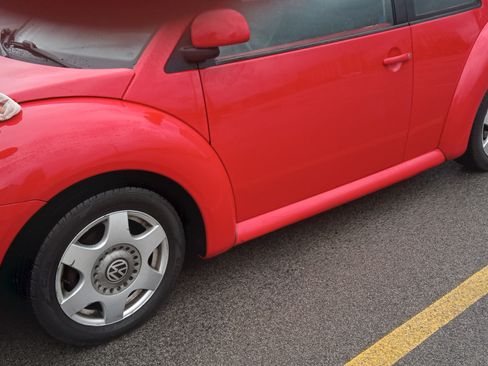 Used 1998 Volkswagen Beetle Coupe image 9