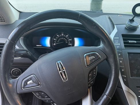 Used 2014 Lincoln MKZ Hybrid FWD image 8