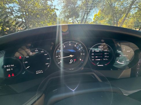 Used 2020 Porsche 911 Carrera image 9