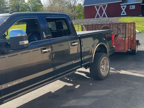 Used 2019 Ford F350 Platinum w/ Platinum Ultimate Package AWD/4WD image 2