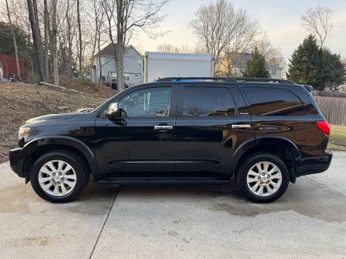 Used 2012 Toyota Sequoia Platinum image 2