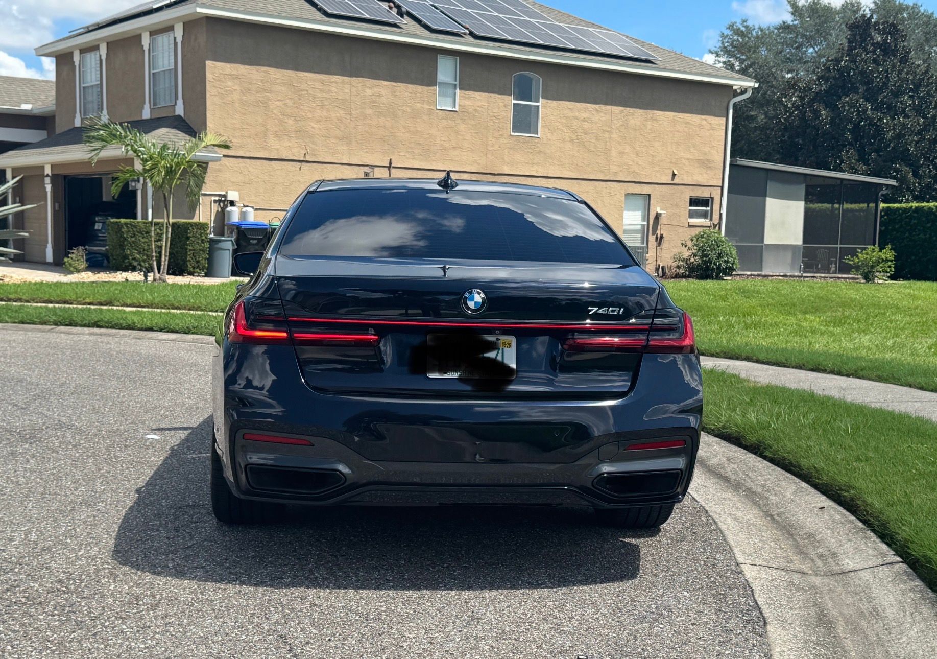 Used 2022 BMW 740i w/ M Sport Package RWD image 8