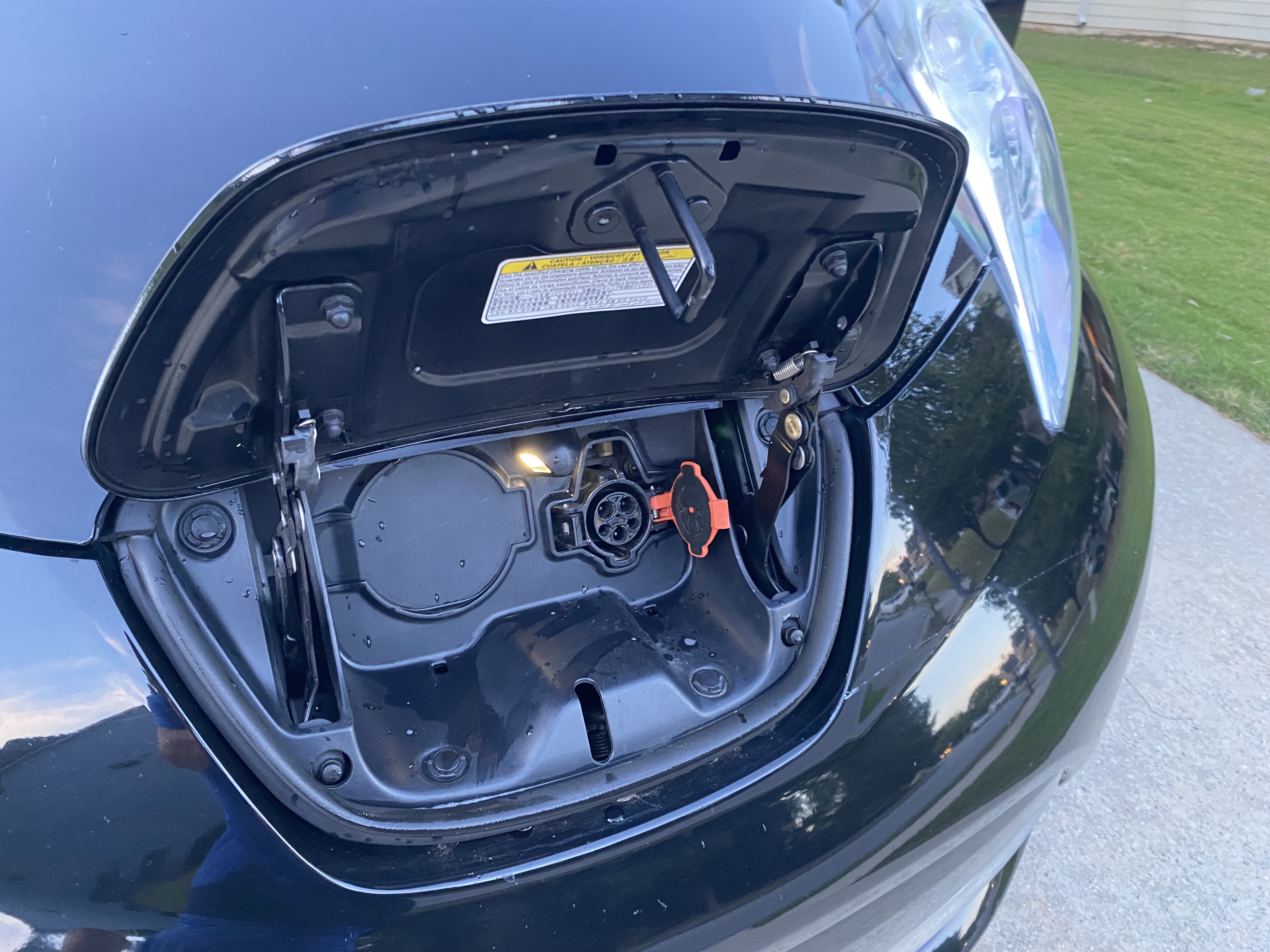 Used 2015 Nissan Leaf S FWD image 17
