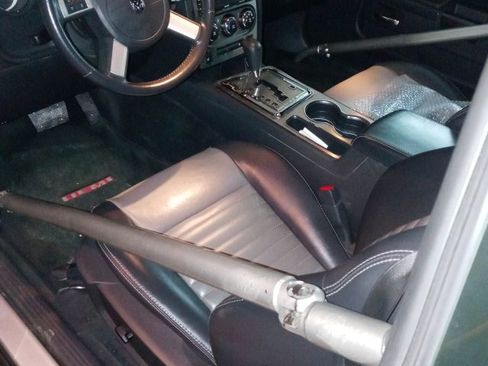 Used 2010 Dodge Challenger R/T image 9