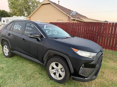 Used 2020 Toyota RAV4 XLE image 5