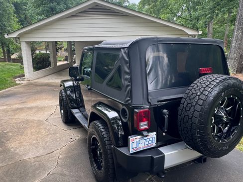 Used 2014 Jeep Wrangler Sahara w/ Connectivity Group AWD/4WD image 2