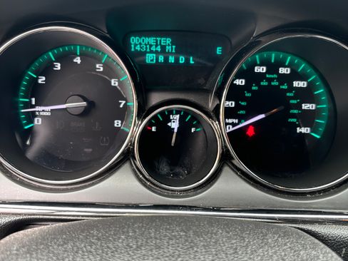 Used 2017 Buick Enclave Leather image 2