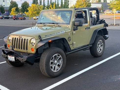 Used 2013 Jeep Wrangler Rubicon w/ PWR Convenience Group AWD/4WD image 4