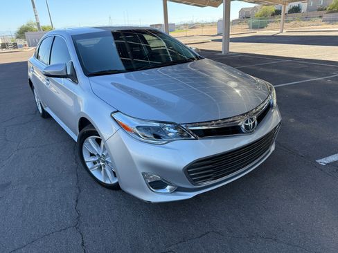 Used 2014 Toyota Avalon XLE Premium image 4