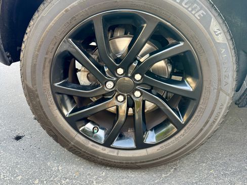 Used 2018 Land Rover Discovery Sport HSE image 8