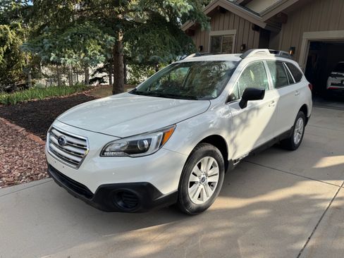 Used 2017 Subaru Outback 2.5i AWD/4WD image 11