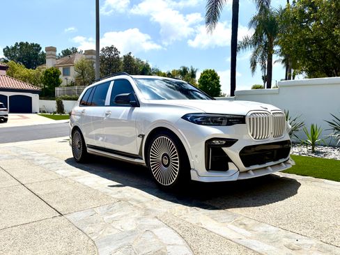 Used 2020 BMW X7 xDrive40i w/ M Sport Package image 2