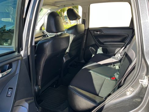 Used 2018 Subaru Forester 2.5i Premium w/ Popular Package #2A AWD/4WD image 10