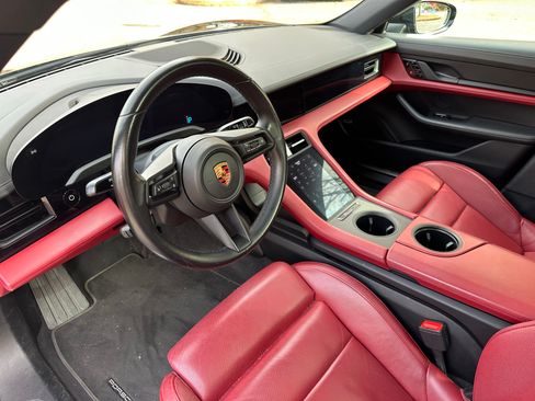 Used 2020 Porsche Taycan 4S image 9