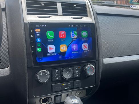 Used 2010 Ford Escape XLT image 11