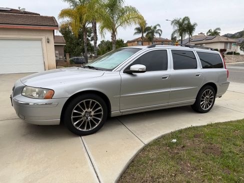 Used 2007 Volvo V70 2.5T image 4