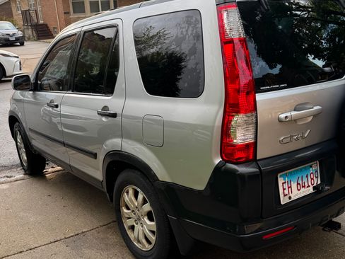 Used 2005 Honda CR-V EX image 2