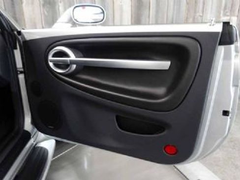 Used 2005 Chevrolet SSR w/ Preferred Equipment Group image 13