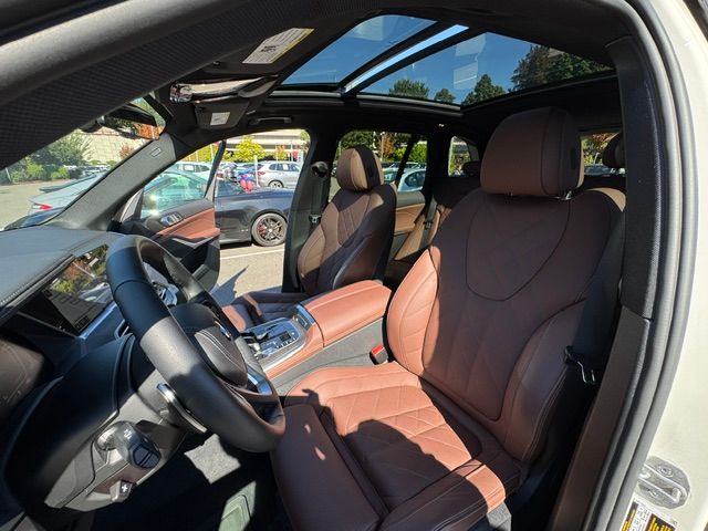 Used 2023 BMW X5 xDrive40i w/ Premium Package AWD/4WD image 8