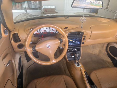 Used 2001 Porsche 911 Carrera 4 AWD/4WD image 15