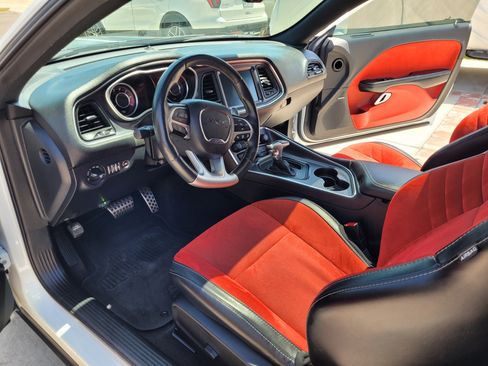 Used 2015 Dodge Challenger SRT w/ Technology Group image 13