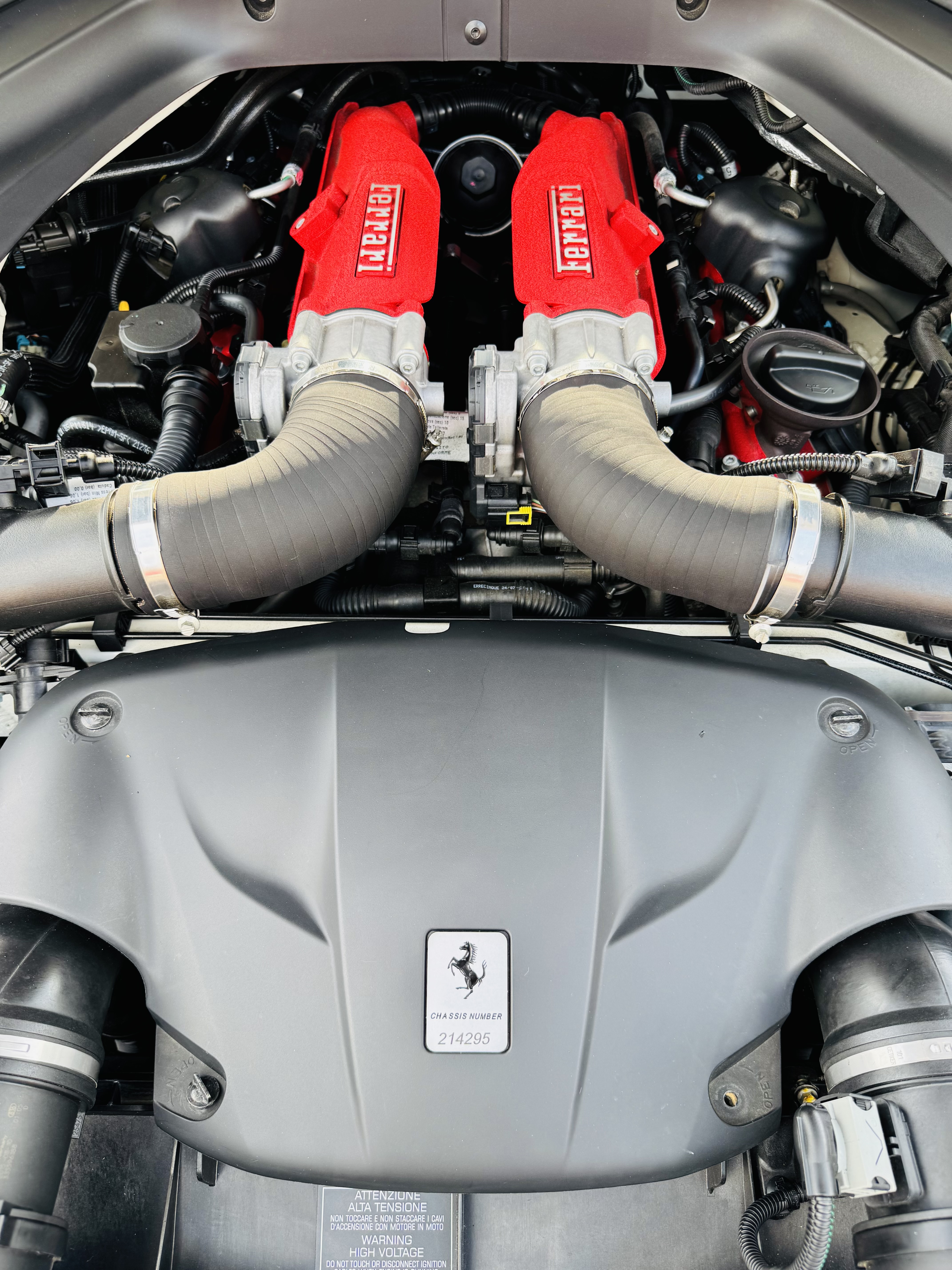 Used 2016 Ferrari California T RWD image 31