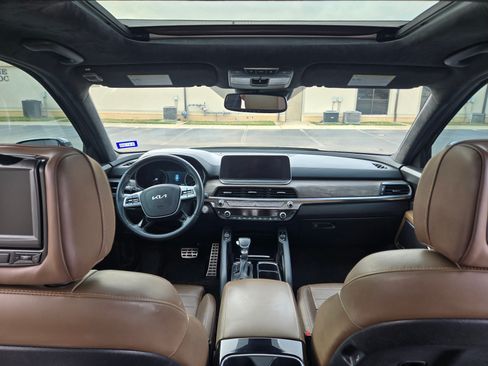 Used 2022 Kia Telluride SX w/ SX Prestige Package image 22