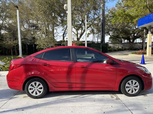 Used 2015 Hyundai Accent GLS image 9