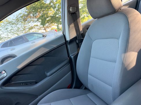 Used 2017 Kia Forte LX FWD image 13