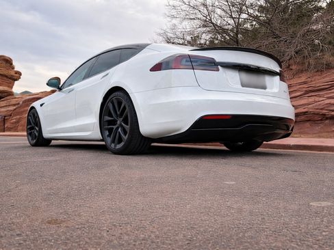 Used 2021 Tesla Model S Plaid image 5