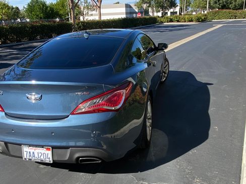 Used 2013 Hyundai Genesis 3.8 image 8